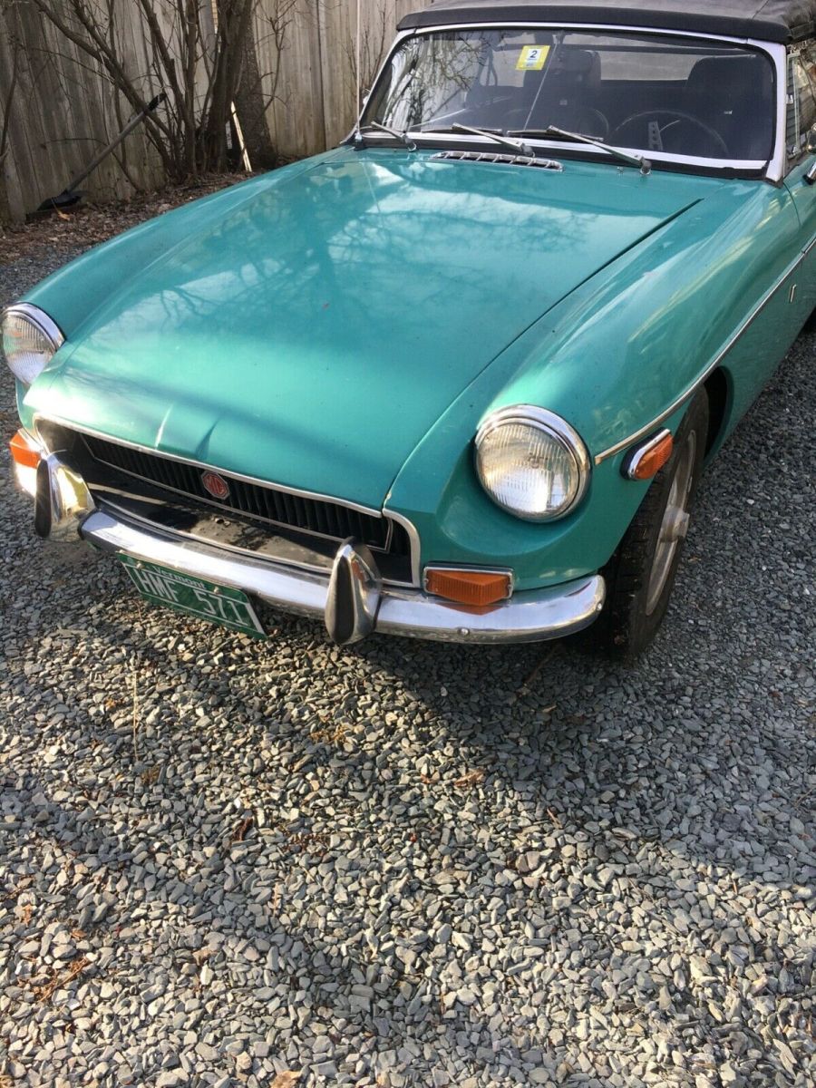 1972 mg mgb convertable. 4speed
