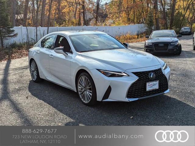 2022 lexus is 300 base