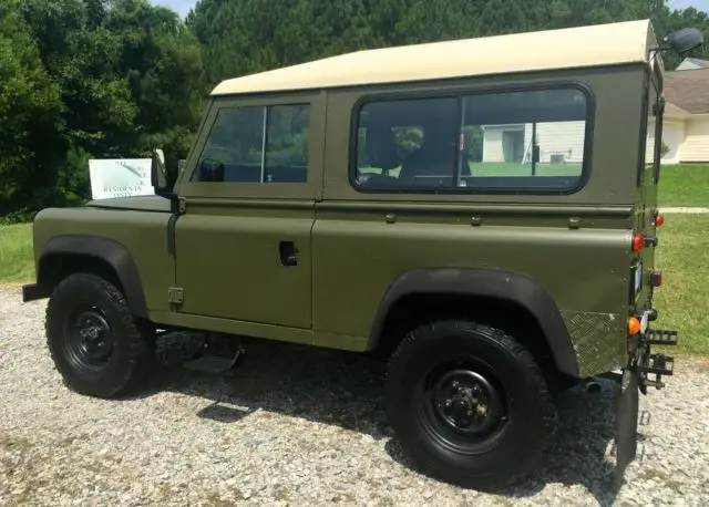 land rover defender 90 - iconic - classic - 2.5 diesel - swb - retro - vintage