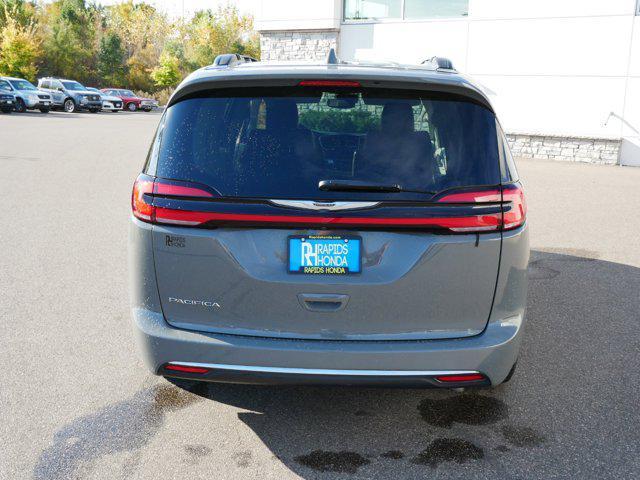 2022 chrysler pacifica touring l