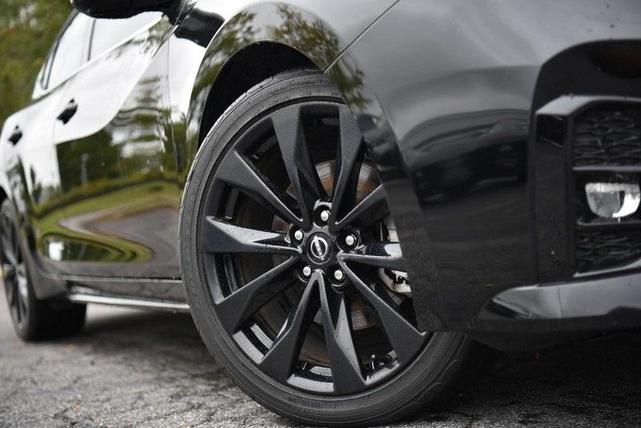 2023 nissan maxima sr