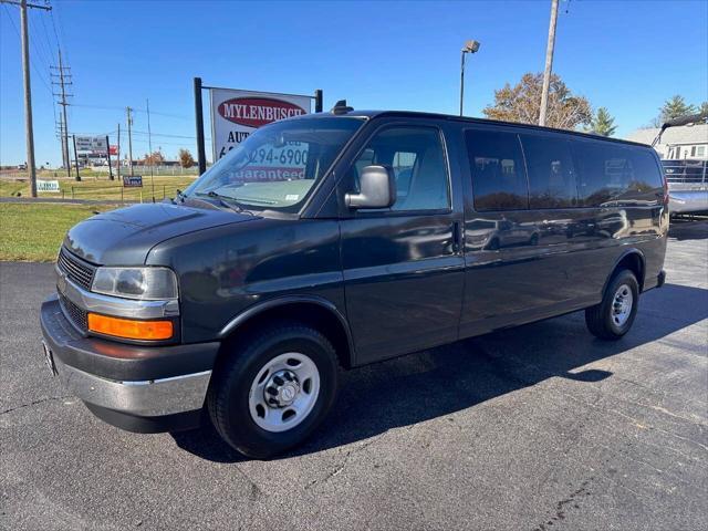 2017 chevrolet express 3500 lt