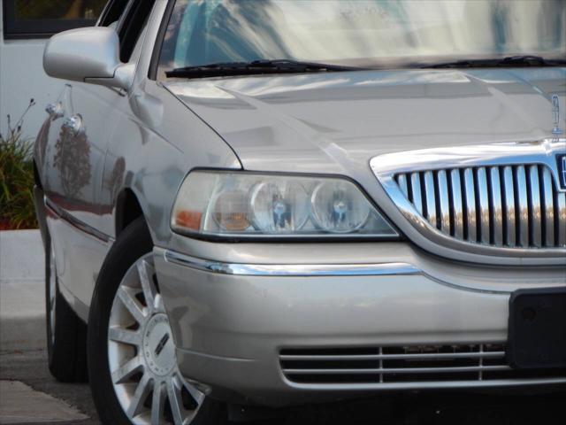 2007 lincoln town car signature
