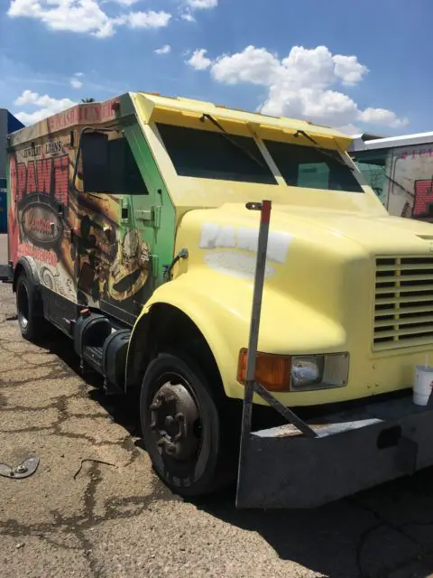 1988 international s series 1754 bank truck