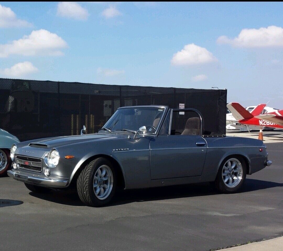 1969 datsun fairlady convertible grey rwd manual 2000 mikuni "b" cam