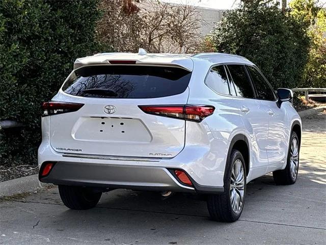 2022 toyota highlander platinum