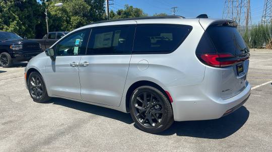 2024 Chrysler Pacifica
