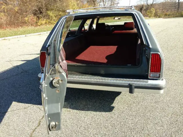 ford ltd country squire