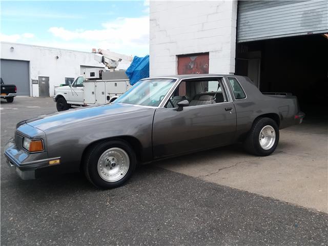 1982 oldsmobile cutlass supreme 78,217 miles grey v8 350 / 350 automatic
