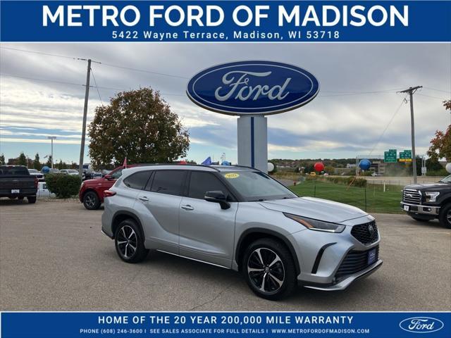 2022 toyota highlander xse