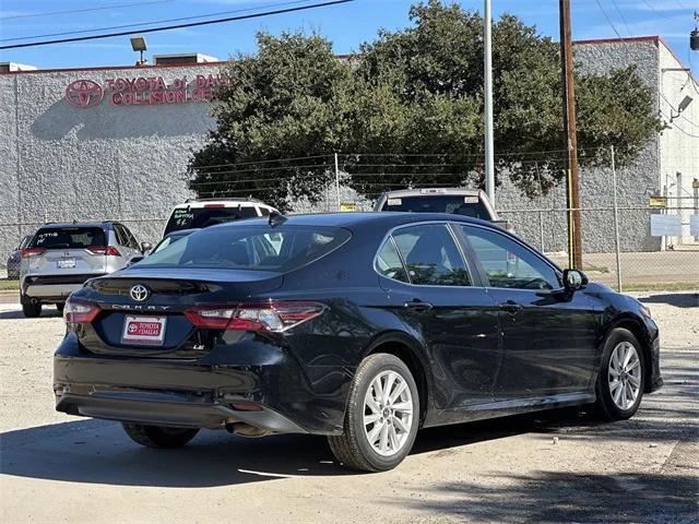2024 toyota camry le