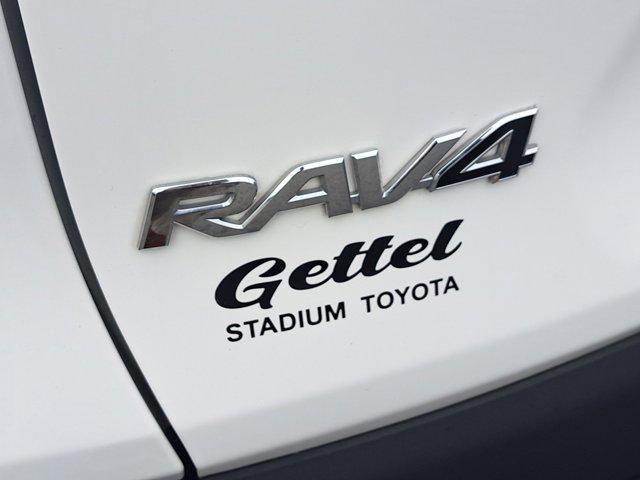 2023 toyota rav4 le