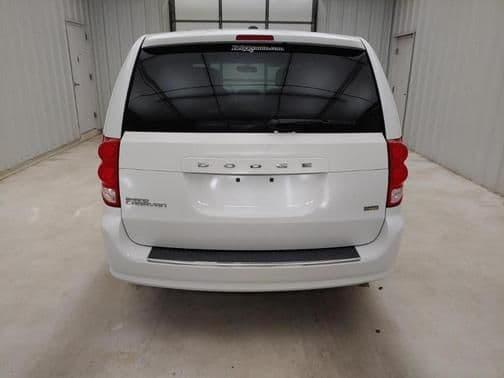 2016 dodge grand caravan avp/se in manhattan, kansas
