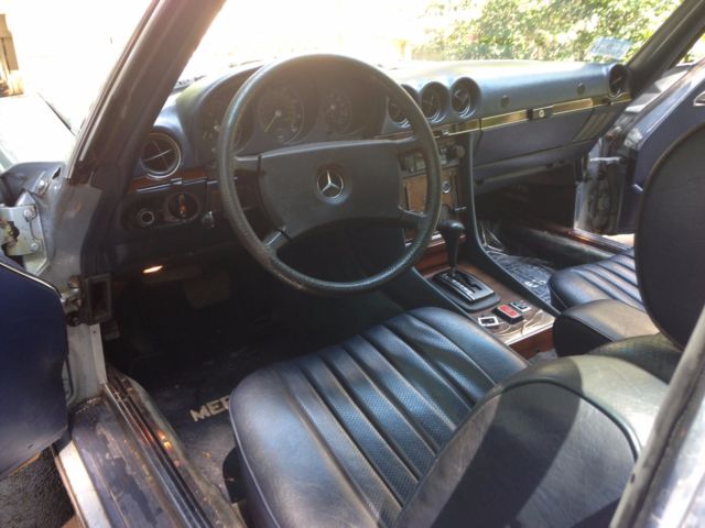 1980 blue mercedes 380 sl