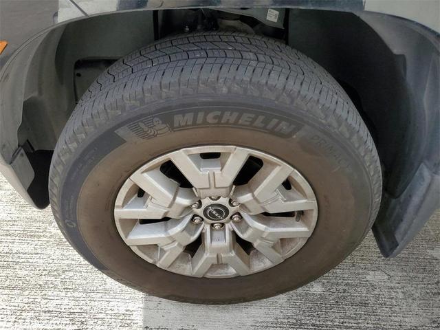 2023 nissan frontier sv