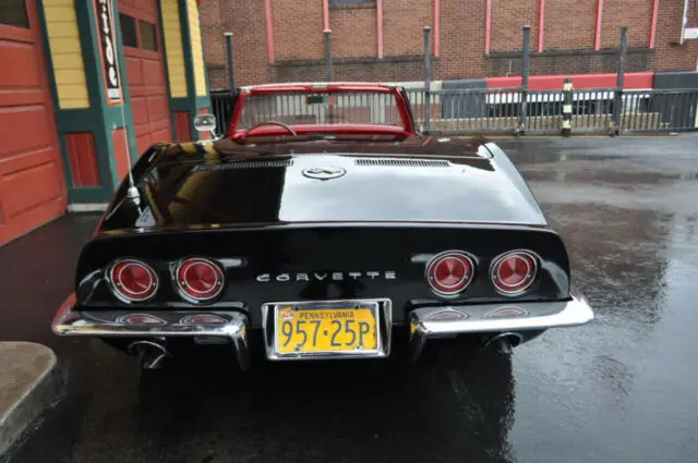 1968 chevrolet corvette extremely rare tuxedo black/red 350hp #'s matching 8155