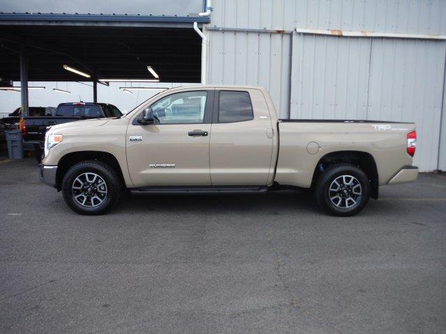 2017 toyota tundra sr5 4x4 sr5 4dr double cab pickup sb (5.7l v8 for sale in kailua kona, hawaii