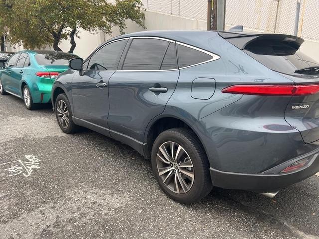 2023 toyota venza le