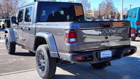 2024 Jeep Gladiator