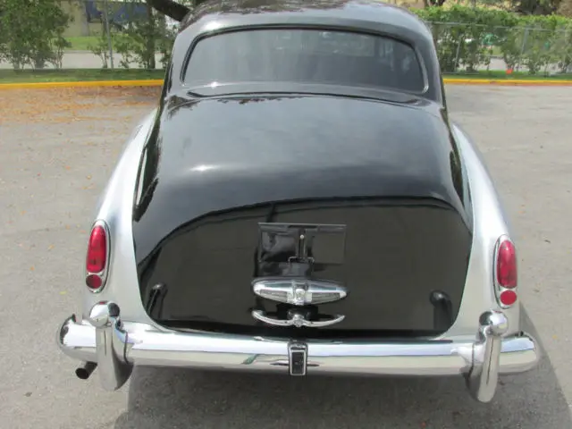 1962 rolls royce silver cloud limousine