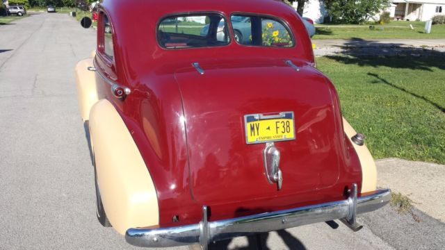 1938 oldsmobile f-38 two door sedan