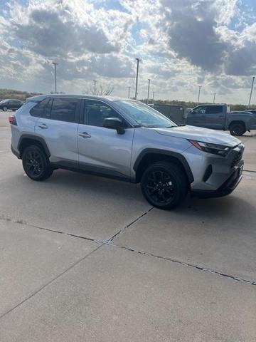 2023 toyota rav4 le