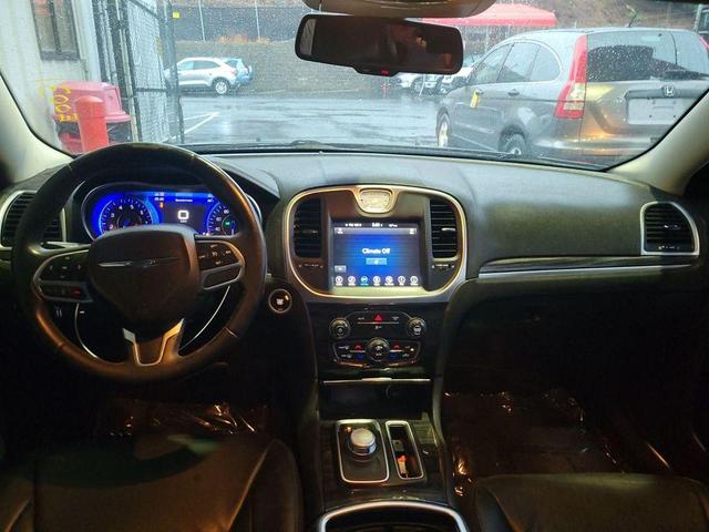 2017 chrysler 300 limited