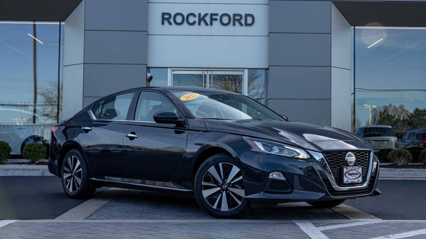 2022 nissan altima sv
