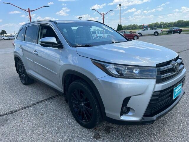 2019 toyota highlander se