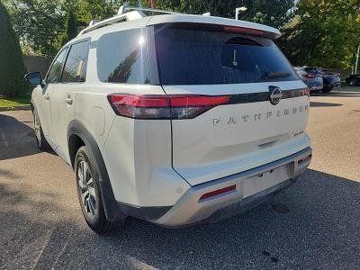 2023 nissan pathfinder sl