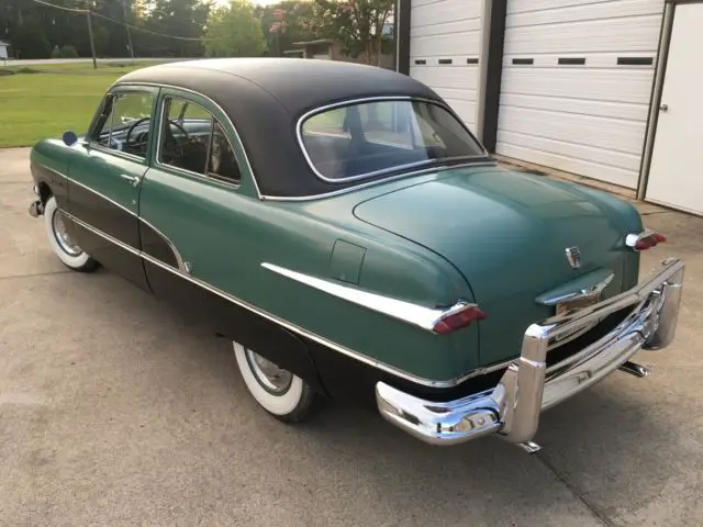 1951 ford crestliner - flathead v8 w/ 3-on-the-tree w/ overdrive