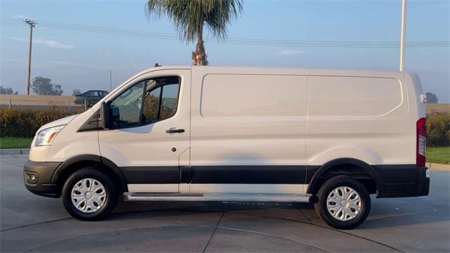 2022 ford transit-250 base