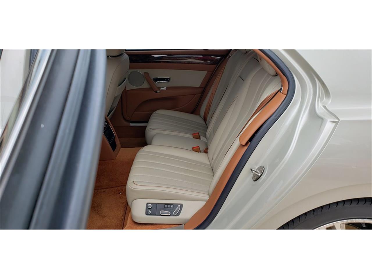 2016 bentley flying spur