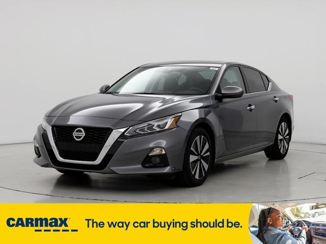 2019 nissan altima sv