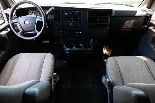 2012 chevrolet express 3500 lt