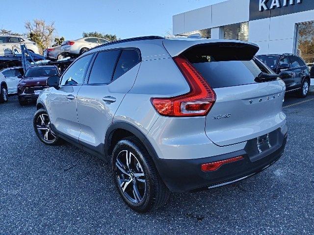 2024 volvo xc40 b5 core