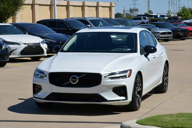 2024 volvo s60 b5 awd plus dark theme