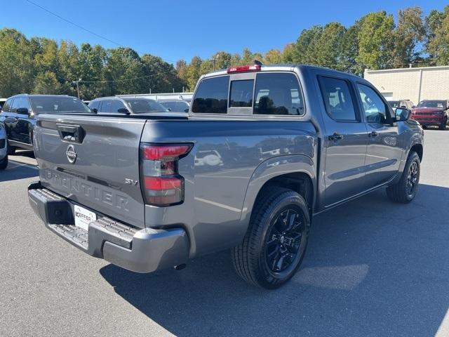 2022 nissan frontier sv