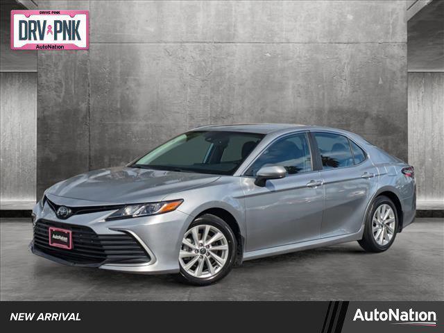 2022 toyota camry le