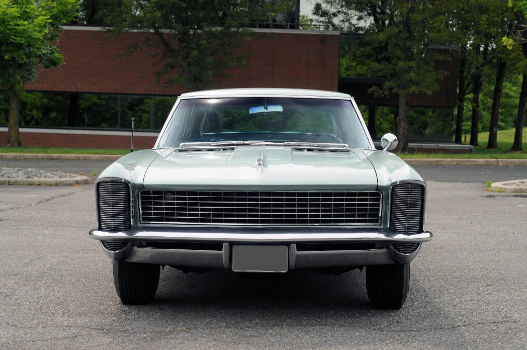 buick riviera gs