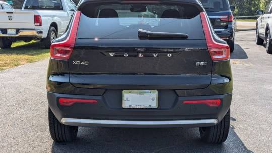 2025 Volvo XC40