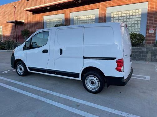 2018 nissan nv200