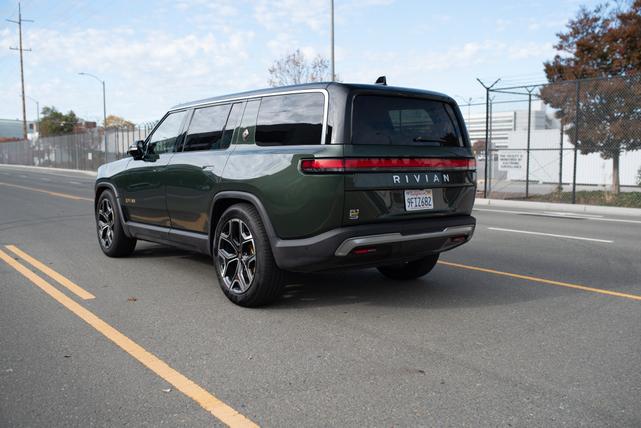 2023 rivian r1s launch edition