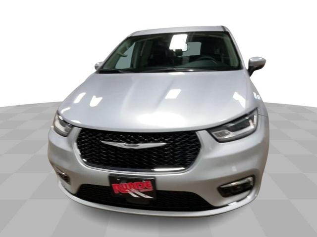2023 chrysler pacifica touring-l