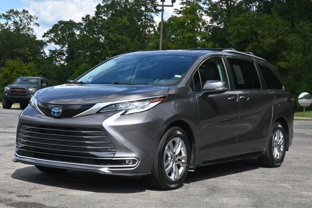 2022 toyota sienna limited 7-passenger