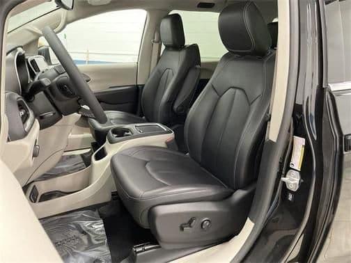 2023 chrysler pacifica hybrid touring l in stoughton, wisconsin