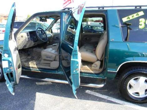 1996 chevrolet suburban lt in illinois