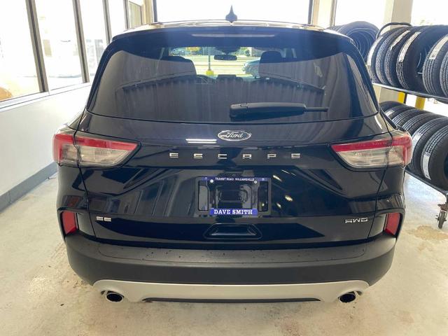 2021 ford escape se