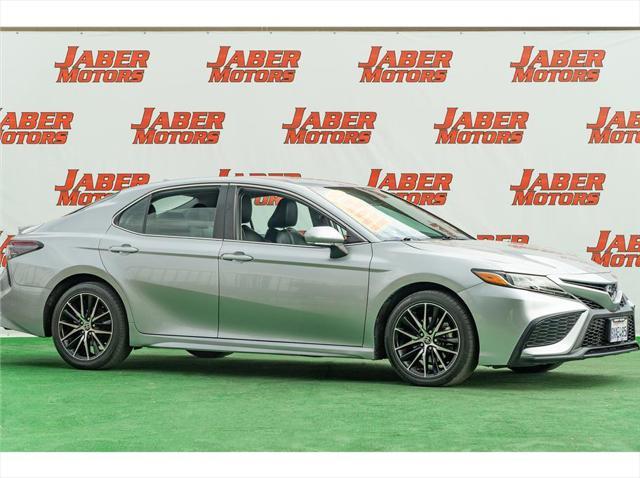 2022 toyota camry se