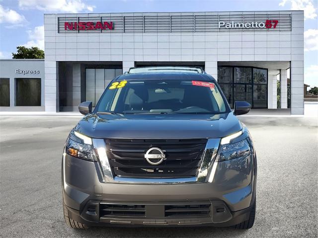 2023 nissan pathfinder sv